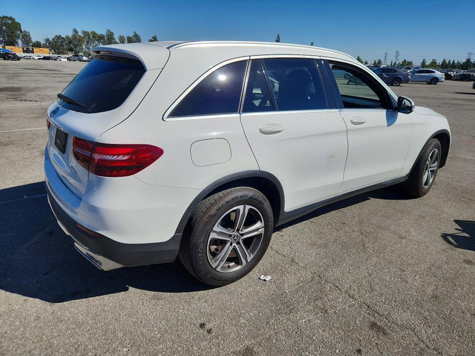 2019 Mercedes-benz Glc class VIN WDC0G4JB0KF641663 COPART salvage auction — NORMAL WEAR, Ca - Dis/Dlr/Exp Only Clean Title (P), sold $7,000 on 2026-07-17 (photo 3)