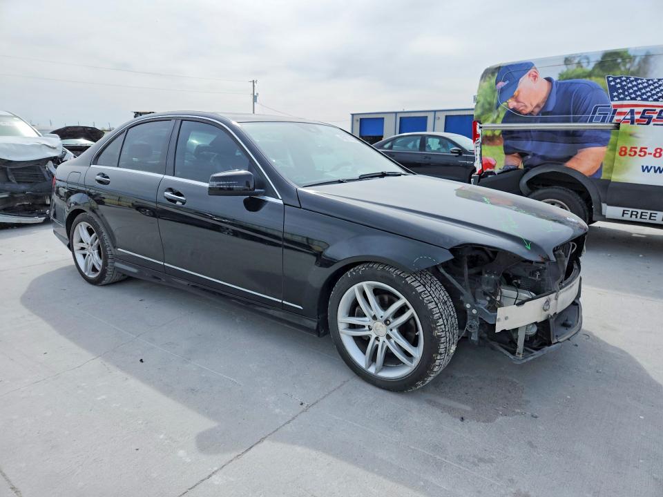 2012 Mercedes-benz C-klasse VIN WDDGF8BB9CR227221 COPART salvage auction — FRONT END, Tx - Salvage Vehicle Title, sold $250 on 2026-07-28 (photo 4)