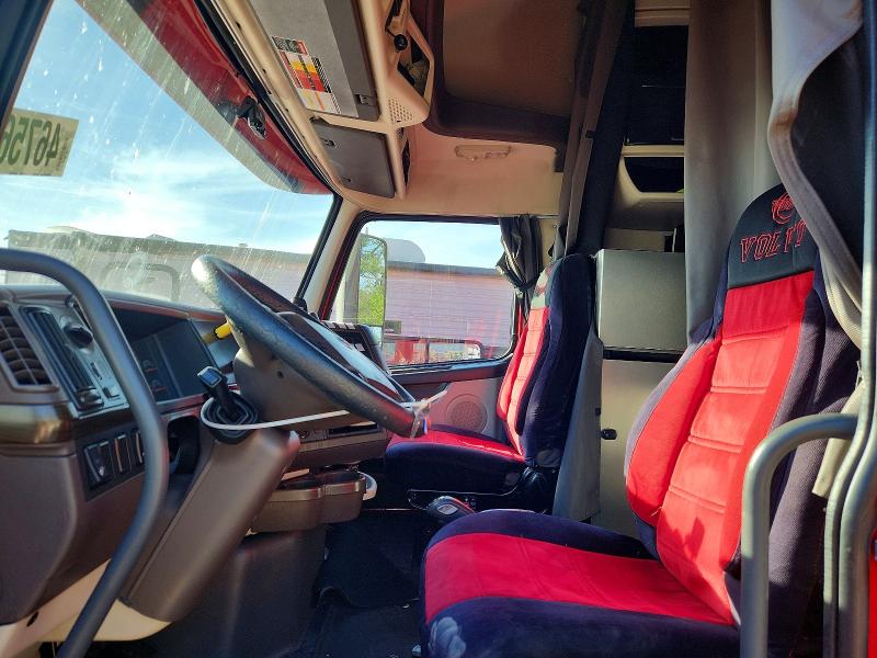 2016 Volvo Vnl VIN 4V4NC9EG6GN190959 COPART salvage auction — REAR END, Sc - Certificate Of Title, sold $4,800 on 2026-07-09 (photo 5)