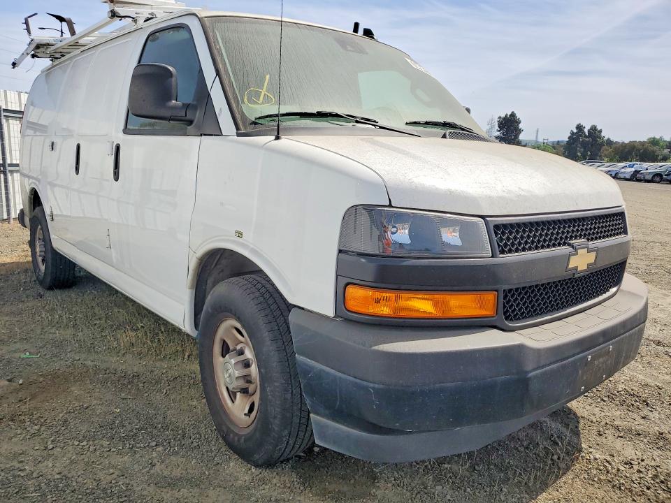 2019 Chevrolet Express 2500 VIN 1GCWGAFP4K1227124 COPART salvage auction — MINOR DENT/SCRATCHES, CA - DIS/DLR/EXP ONLY CLEAN TITLE, sold $12,100 on 2026-07-09 (photo 4)