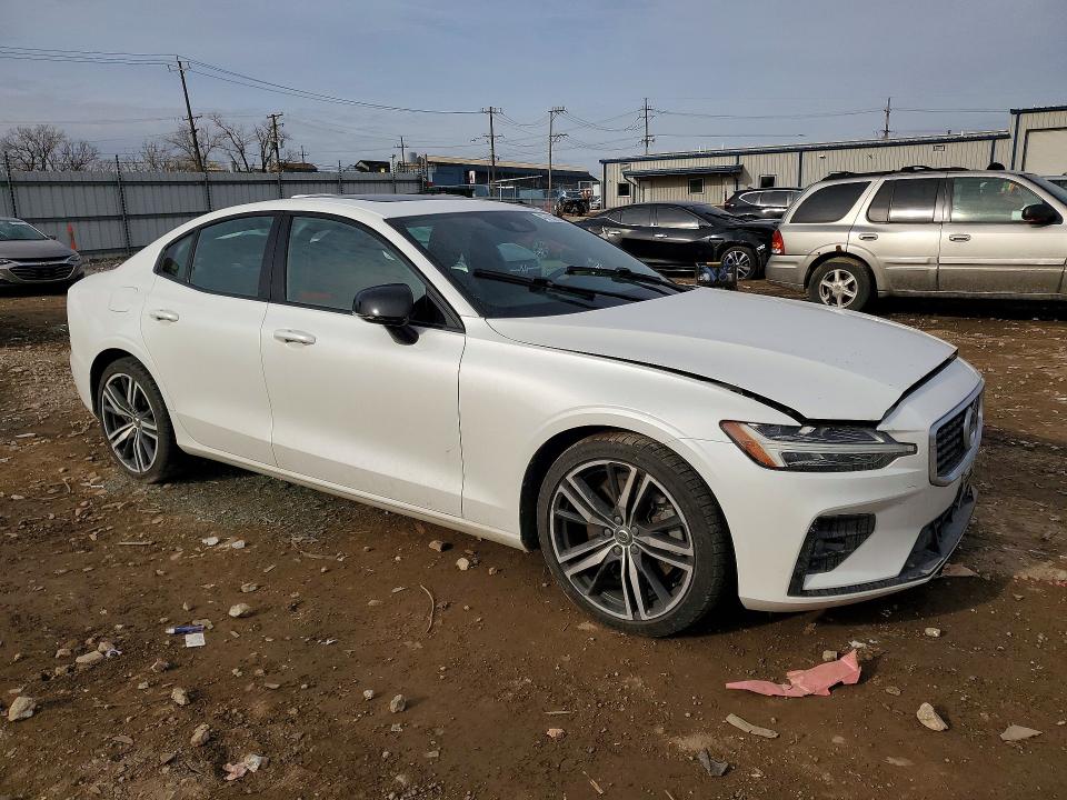 2019 Volvo S60 VIN 7JRA22TM7KG014501 COPART salvage auction — MINOR DENT/SCRATCHES, Il - Salvage Certificate, sold $9,500 on 2026-08-18 (photo 4)