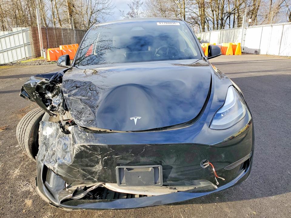 2025 Tesla Model y VIN 7SAYGAEE8SF243801 COPART salvage auction — FRONT END, Or - Salvage Title Certificate, sold $8,200 on 2026-07-13 (photo 5)