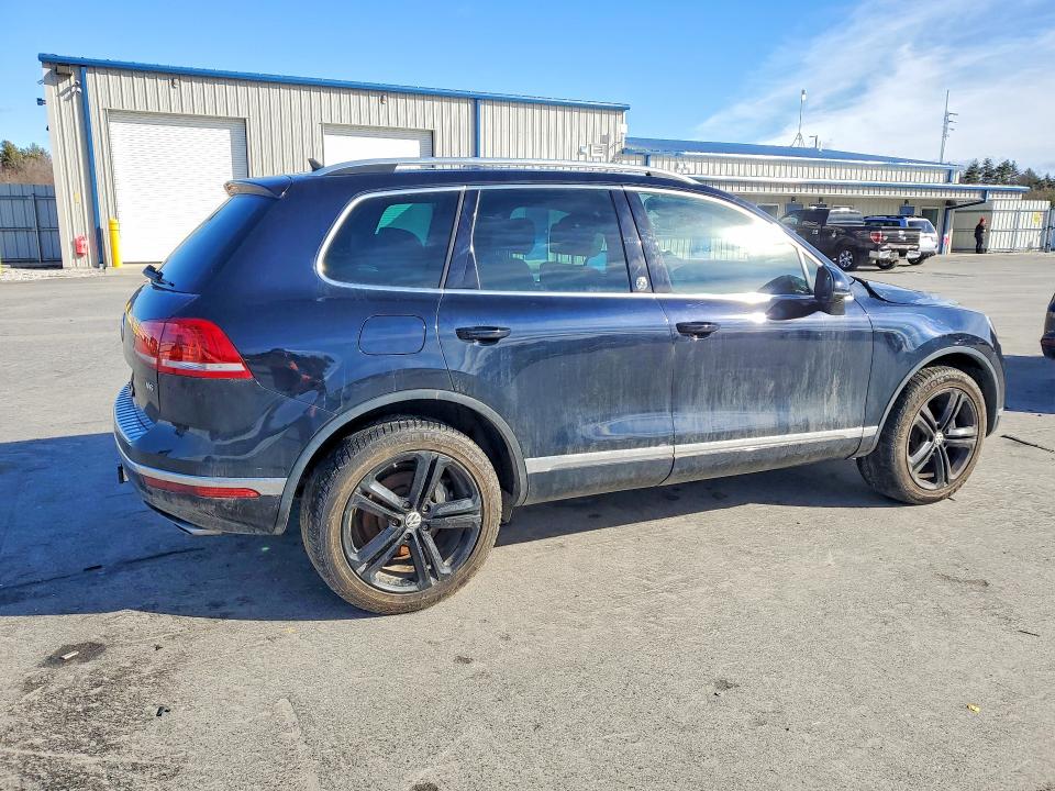 2017 Volkswagen Touareg VIN WVGRF7BP9HD003651 COPART salvage auction — FRONT END, Me - Cert Of Title-Salvage Collisio, sold $2,700 on 2026-07-15 (photo 3)