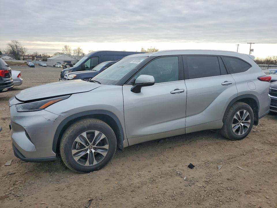 2021 Toyota Highlander VIN 5TDGZRBH2MS081968 COPART salvage auction — MISSING/ALTERED VIN, Nj - Cert Of Title-Salvage, sold $18,000 on 2026-07-10 (photo 1)