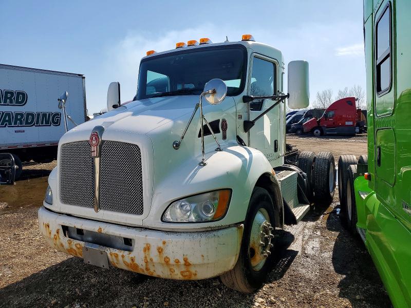 2016 Kenworth T330 VIN 2XKHAJ7X8GM462798 COPART salvage auction — MECHANICAL, IN - CERTIFICATE OF TITLE, sold $5,100 on 2026-07-07 (photo 2)