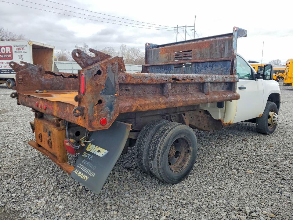 2013 Gmc SIERRA VIN 1GD322CG0DF113649 COPART salvage auction — NORMAL WEAR, Ny - Certificate Of Title, sold $3,450 on 2026-07-30 (photo 3)