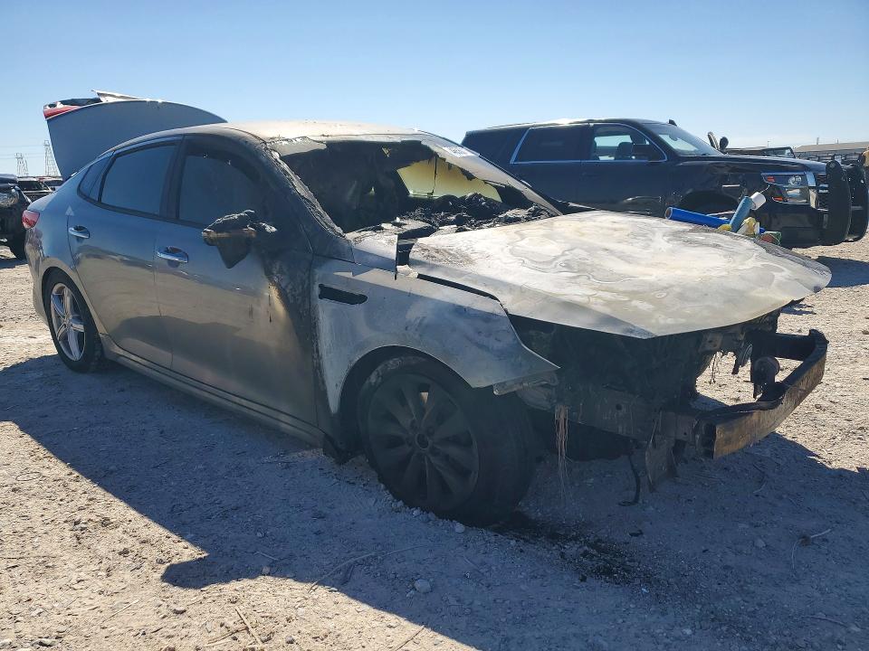 2016 Kia Optima VIN 5XXGU4L32GG045093 COPART salvage auction — ENGINE BURN, Tx - Salvage Vehicle Title, sold $200 on 2026-07-02 (photo 4)