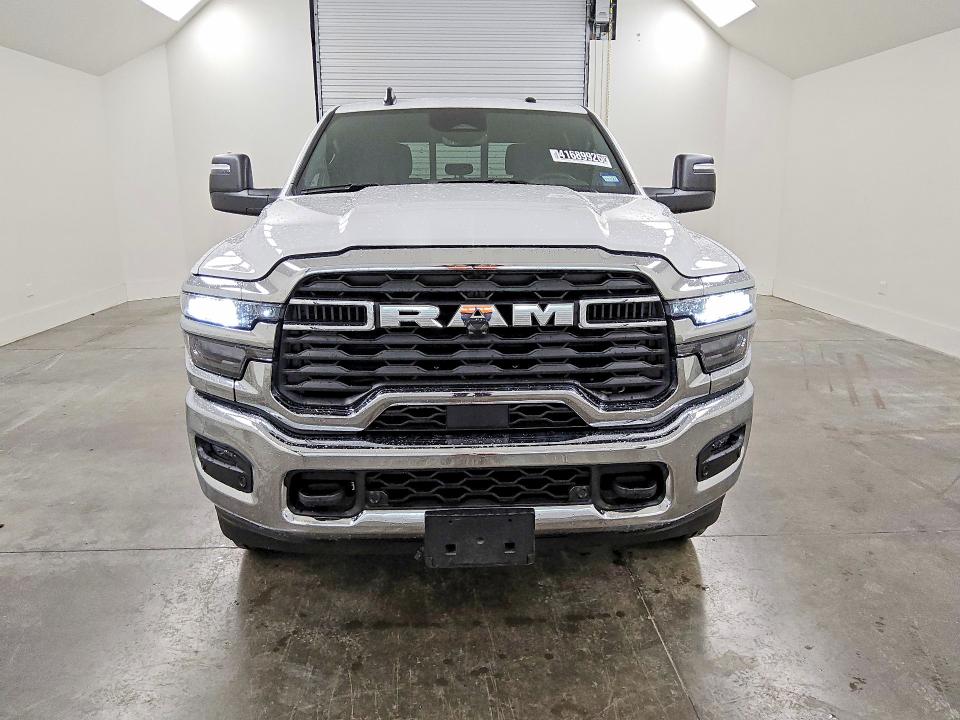 2025 Ram 2500 VIN 3C63R5CL3SG553530 COPART salvage auction — MINOR DENT/SCRATCHES, Tx - Certificate Of Title, sold $43,750 on 2026-07-02 (photo 5)