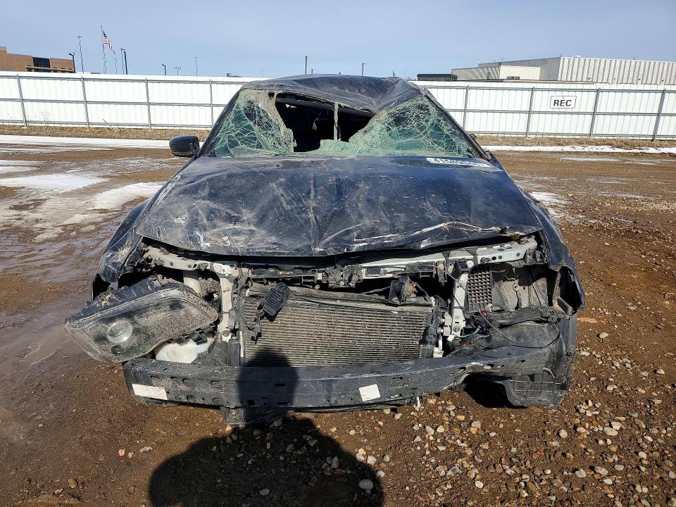 2019 Chrysler 300 VIN 2C3CCAGG1KH698375 COPART salvage auction — ROLLOVER, Mn - Cert Of Title-Salvage, sold $450 on 2026-07-20 (photo 5)