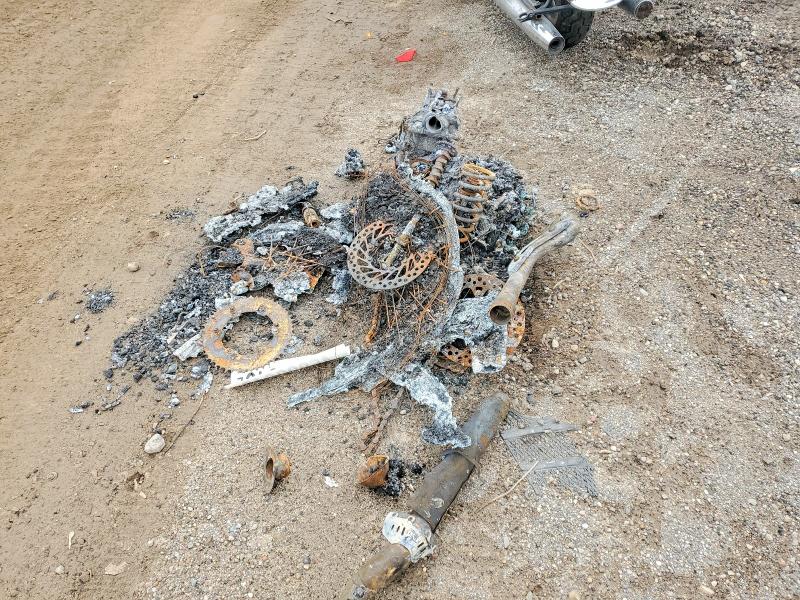 2003 Honda Crf VIN JH2PE05363M105066 COPART salvage auction — BURN, Mi - Dealer Only Clean Title, sold $15 on 2026-07-22 (photo 6)