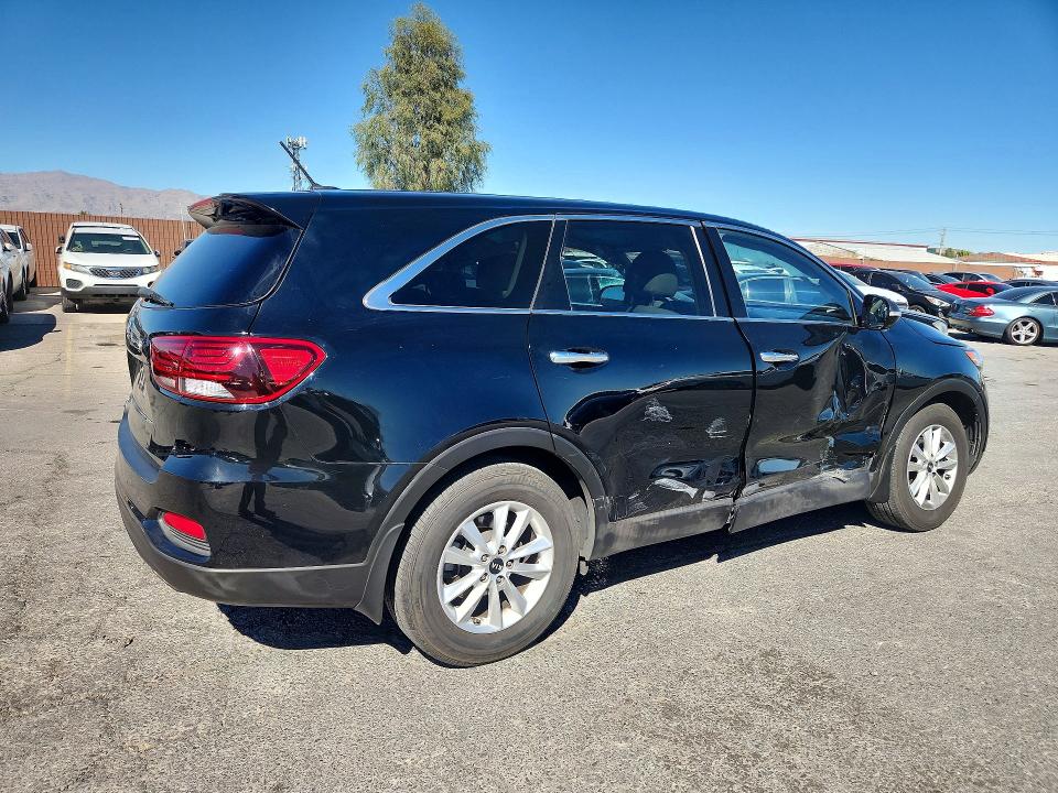 2019 Kia Sorento VIN 5XYPG4A34KG549546 COPART salvage auction — SIDE, Nv - Salvage Title, sold $2,550 on 2026-07-24 (photo 3)