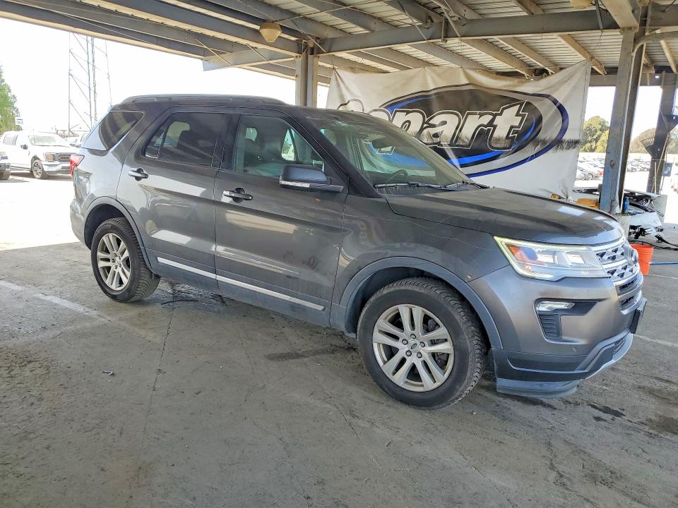 2019 Ford Explorer VIN 1FM5K8D85KGA52468 COPART salvage auction — VANDALISM, Ca - Salvage Certificate, sold $4,800 on 2026-07-02 (photo 4)