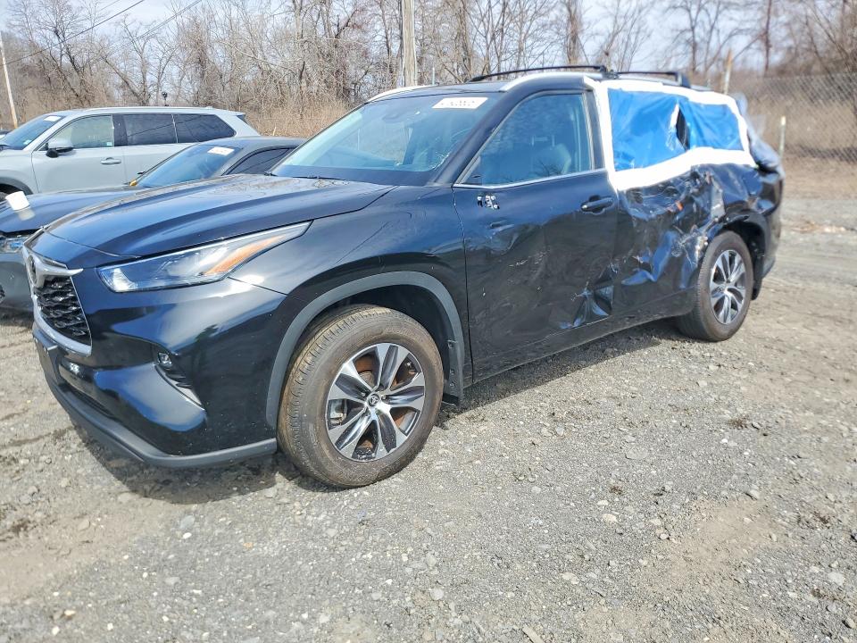 2024 Toyota Highlander VIN 5TDKDRBH0RS571731 COPART salvage auction — SIDE, Nj - Cert Of Title-Salvage, sold $13,600 on 2026-07-09 (photo 1)