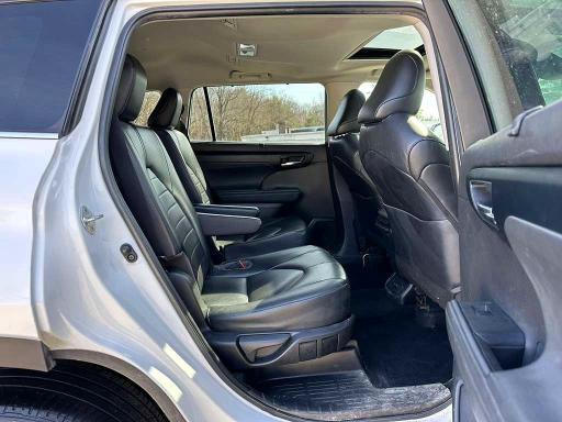 2022 Toyota Highlander VIN 5TDGZRBH8NS583210 COPART salvage auction — FRONT END, Ma - Certificate Of Title, sold $22,100 on 2026-07-15 (photo 9)