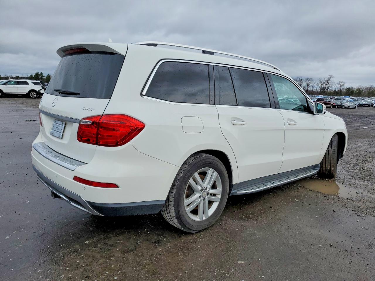 2015 Mercedes-Benz GL-Class VIN 4JGDF6EE9FA513883 COPART salvage auction — Minor Dent/Scratches, WV - CERTIFICATE OF TITLE (P), sold $2,400 on 2026-07-01 (photo 3)