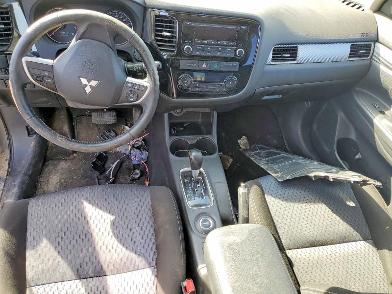 2015 Mitsubishi Outlander VIN JA4AZ2A35FZ600607 COPART salvage auction — FRONT END, Qc - Gravement Accidente, sold $1,250 on 2026-07-07 (photo 8)