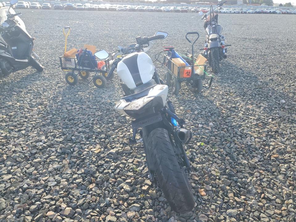 2016 Yamaha Yzf VIN MH3RH06Y6GK010416 COPART salvage auction — FRONT END, Ca - Salvage Certificate, sold $625 on 2026-07-02 (photo 4)