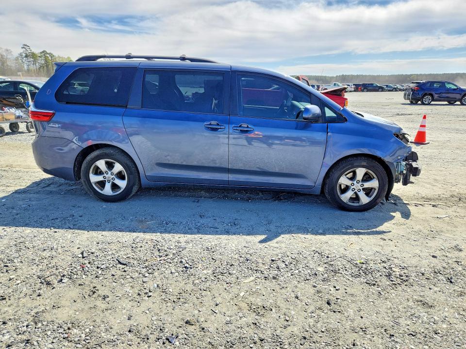 2015 Toyota Sienna VIN 5TDKK3DC8FS583559 COPART salvage auction — FRONT END, SC - CERT OF TITLE-SALVAGE, sold $3,300 on 2026-07-08 (photo 4)
