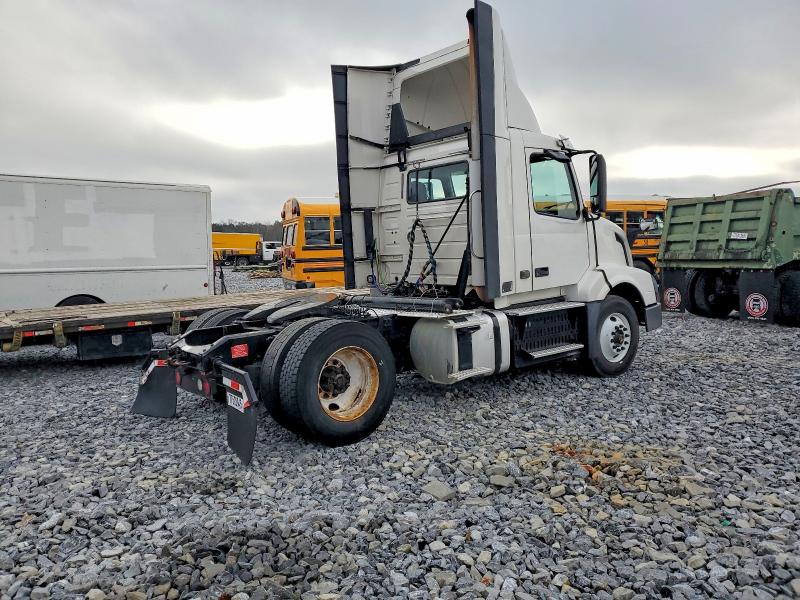 2017 Volvo VIN 4V4N39TG0HN988104 COPART salvage auction — MECHANICAL, In - Certificate Of Title, sold $5,000 on 2026-08-03 (photo 4)