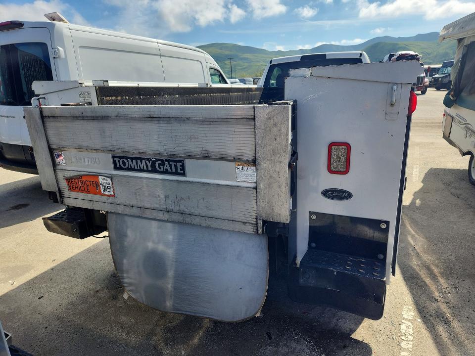 2018 Ram 4500 VIN 3C7WRKBL6JG242925 COPART salvage auction — MINOR DENT/SCRATCHES, CA - CERTIFICATE OF TITLE, sold $7,900 on 2026-07-31 (photo 6)