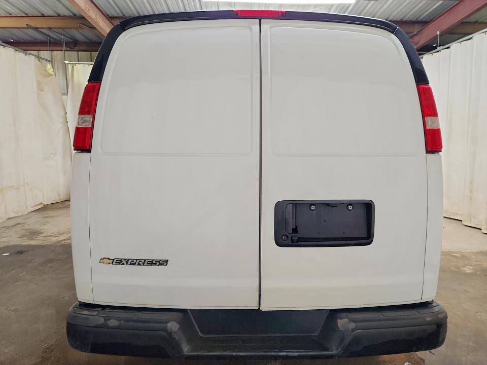 2025 Chevrolet Express VIN 1GCWGAFPXS1270608 COPART salvage auction — FRONT END, Salvage Title, sold $4,200 on 2026-07-09 (photo 6)