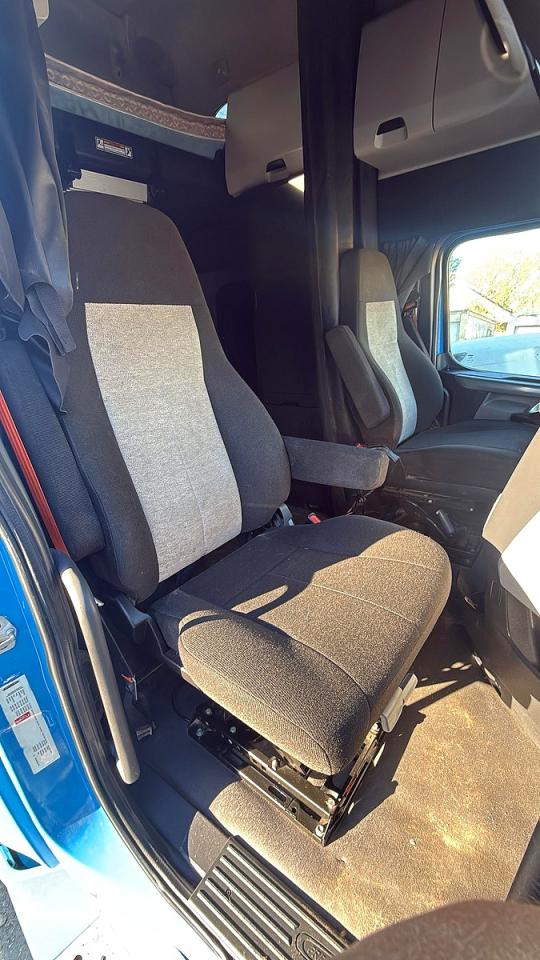 2022 Freightliner All other VIN 3AKJHHDR4NSNT7476 COPART salvage auction — Minor Dent/Scratches, IN - CERTIFICATE OF TITLE (P), sold $30,500 on 2026-03-31 (photo 5)