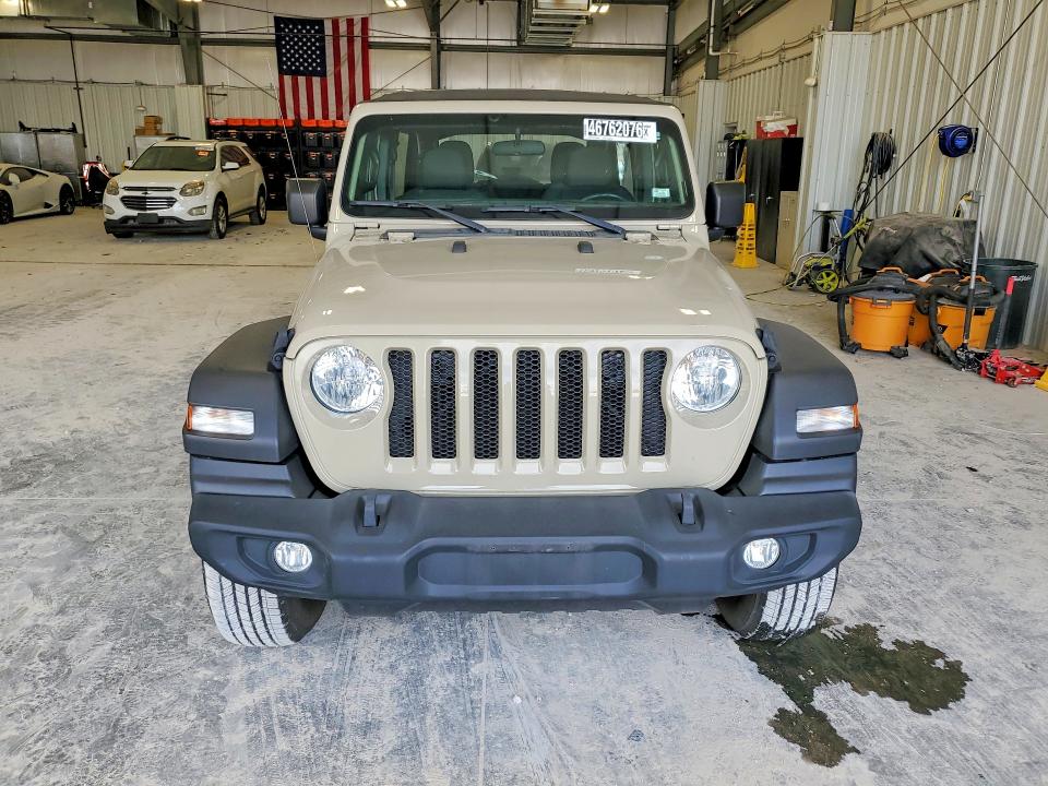 2022 Jeep Wrangler unlimited VIN 1C4HJXDN3NW226875 COPART salvage auction — MINOR DENT/SCRATCHES, Mo - Certificate Of Title, sold $19,300 on 2026-07-16 (photo 5)