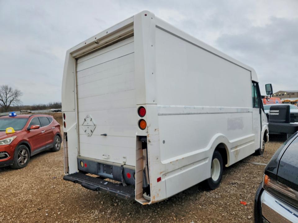 2012 Isuzu Npr VIN JALB4T171C7W00515 COPART salvage auction — ALL OVER, Tx - Certificate Of Title, sold $1,750 on 2026-07-29 (photo 3)