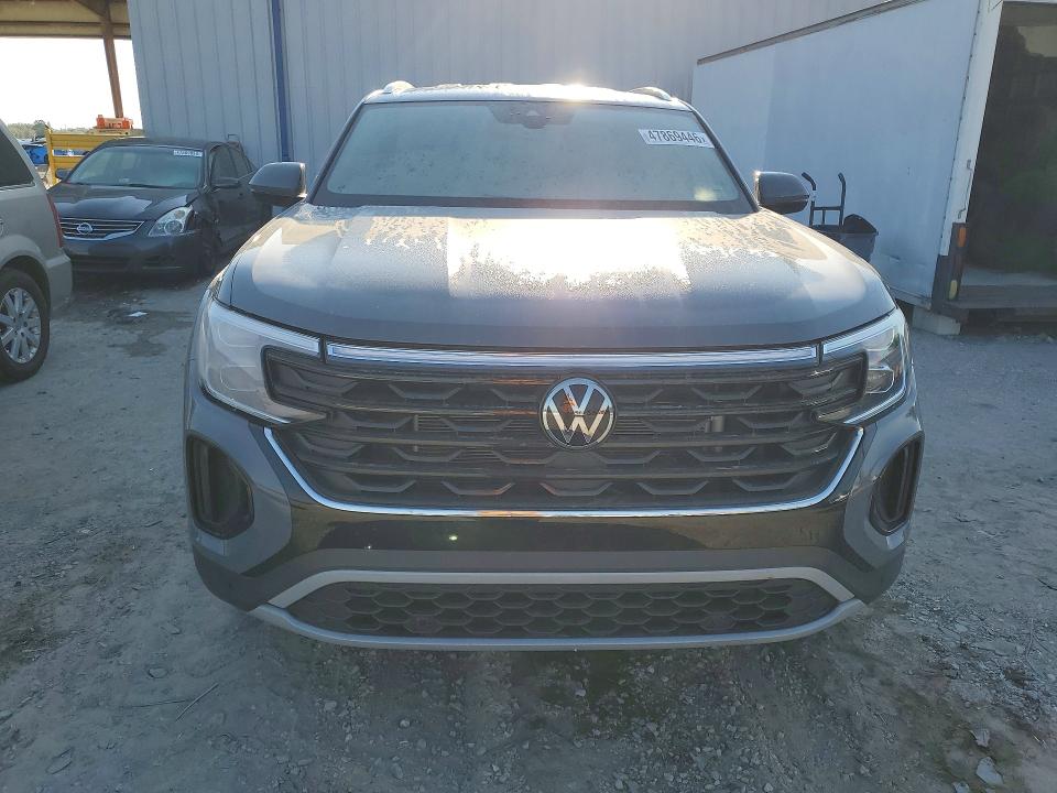 2024 Volkswagen Atlas VIN 1V2WE2CA8RC239740 COPART salvage auction — WATER/FLOOD, Fl - Cert Of Title-Slvg Rebld Flood, sold $7,200 on 2026-08-22 (photo 5)