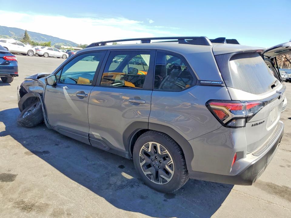 2025 Subaru Forester VIN JF2SLDBCXSH617202 COPART salvage auction — UNDERCARRIAGE, Ca - Salvage Certificate, sold $10,800 on 2026-07-09 (photo 2)