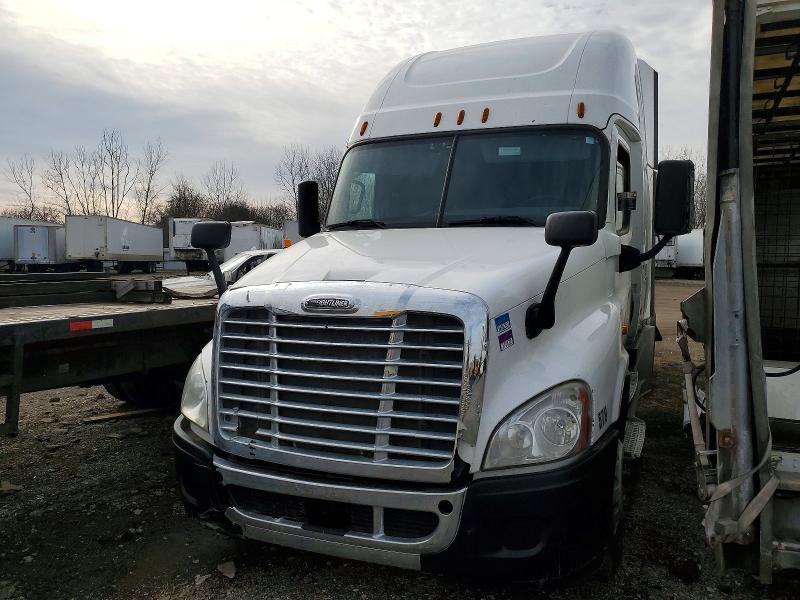 2019 Freigliner VIN 3AKJGLDR9KDKH7707 COPART salvage auction — FRONT END, IL - SALVAGE CERTIFICATE, sold $450 on 2026-07-30 (photo 2)
