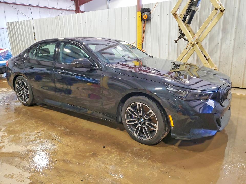 2025 BMW 5er VIN WBA63FJ05SCU12898 COPART salvage auction — REAR END, Salvage Title, sold $42,250 on 2026-07-14 (photo 4)