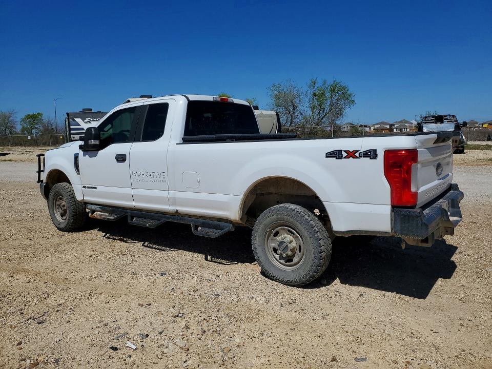 2019 Ford VIN 1FT7X2BTXKEF69358 COPART salvage auction — MINOR DENT/SCRATCHES, Tx - Certificate Of Title, sold $9,600 on 2026-07-09 (photo 2)