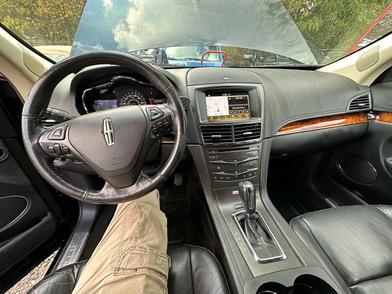 2016 Lincoln Mkt VIN 2LMHJ5AT1GBL01391 COPART salvage auction — NORMAL WEAR, NY - CERTIFICATE OF TITLE (P), sold $900 on 2026-07-08 (photo 9)