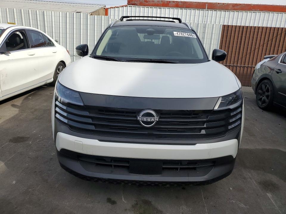 2026 Nissan Kicks VIN 3N8AP6CE6TL374781 COPART salvage auction — SIDE, NV, sold $8,300 on 2026-07-22 (photo 5)