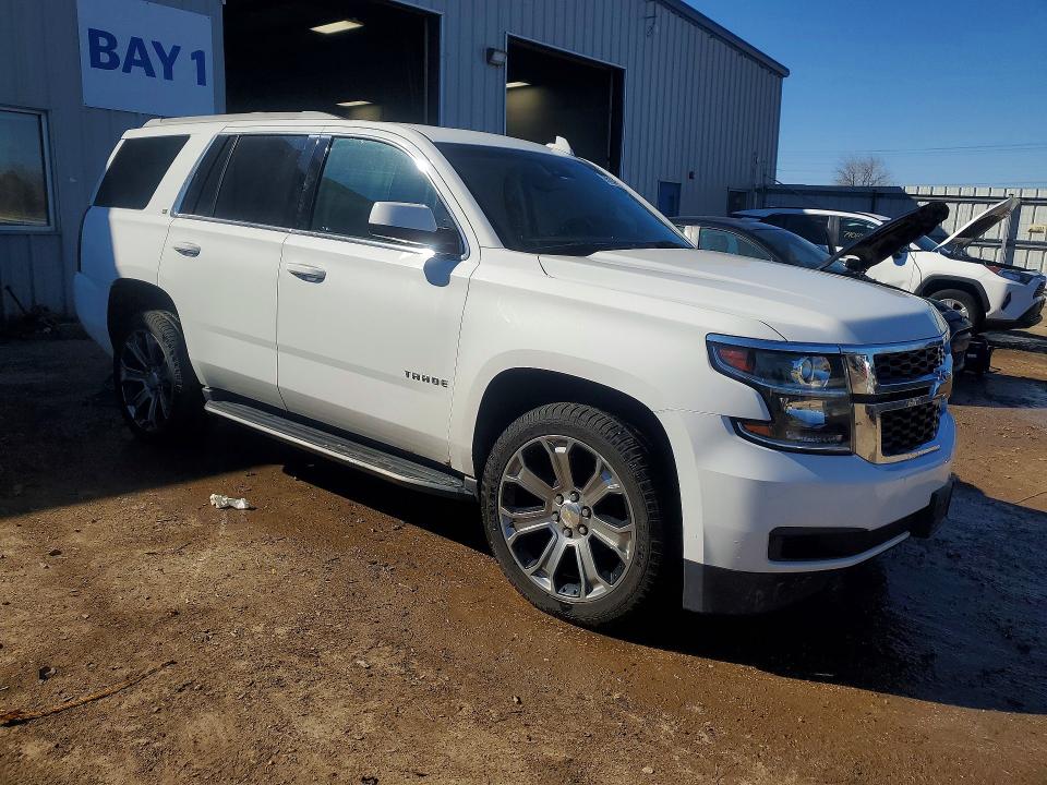 2017 Chevrolet Tahoe VIN 1GNSKBKC5HR194898 COPART salvage auction — MINOR DENT/SCRATCHES, Wv - Certificate Of Title, sold $9,400 on 2026-07-02 (photo 4)