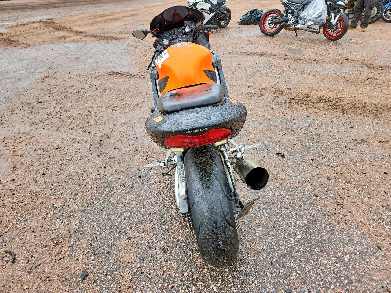2000 Hond Cbr600 F4 VIN JH2PC3506YM104570 COPART salvage auction — Side, CO - SALVAGE TITLE, sold $450 on 2026-07-09 (photo 4)