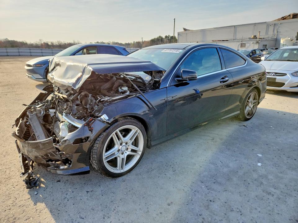2015 Mercedes-benz C-klasse VIN WDDGJ4HB2FG361261 COPART salvage auction — FRONT END, Va - Certificate Of Title, sold $675 on 2026-07-15 (photo 1)