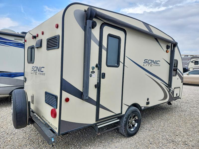 2019 Kzinc sportsmen Travel trl VIN 4EZT2161XK4053635 COPART salvage auction — WATER/FLOOD, TX - SALVAGE TITLE-FLOOD DAMAGE, sold $100 on 2026-07-09 (photo 4)