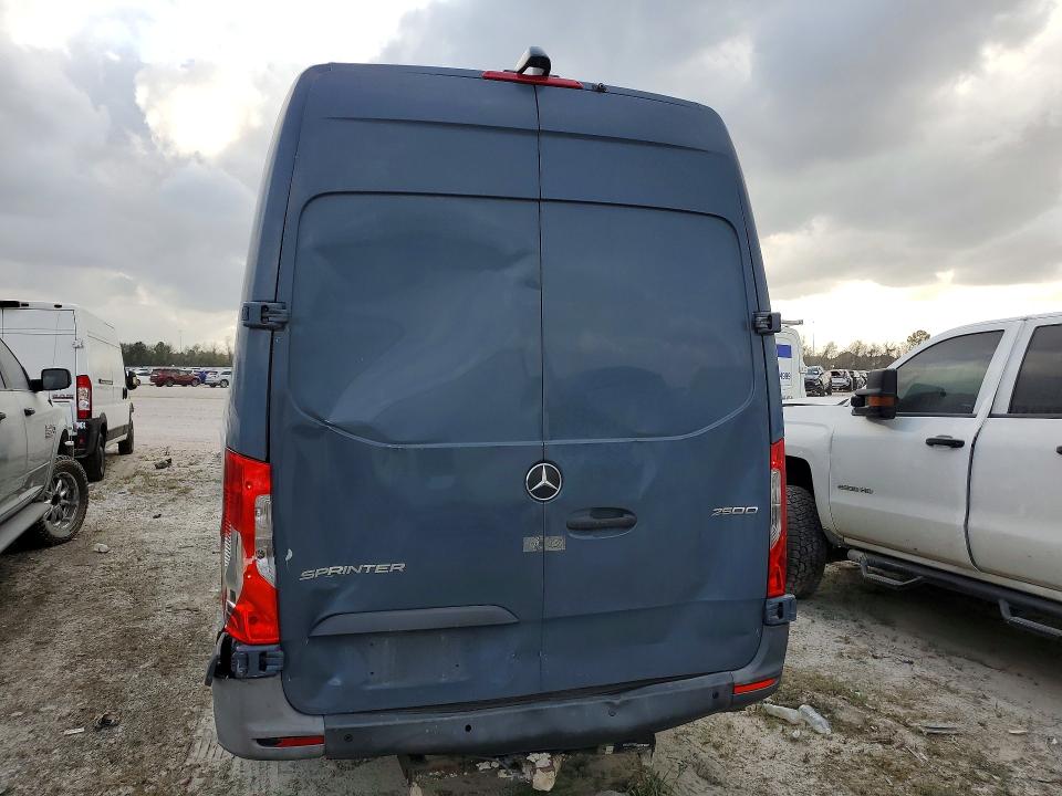 2019 Mercedes-benz Sprinter VIN WD4PF1CD8KP153078 COPART salvage auction — ALL OVER, Tx - Salvage Vehicle Title, sold $3,750 on 2026-07-17 (photo 6)