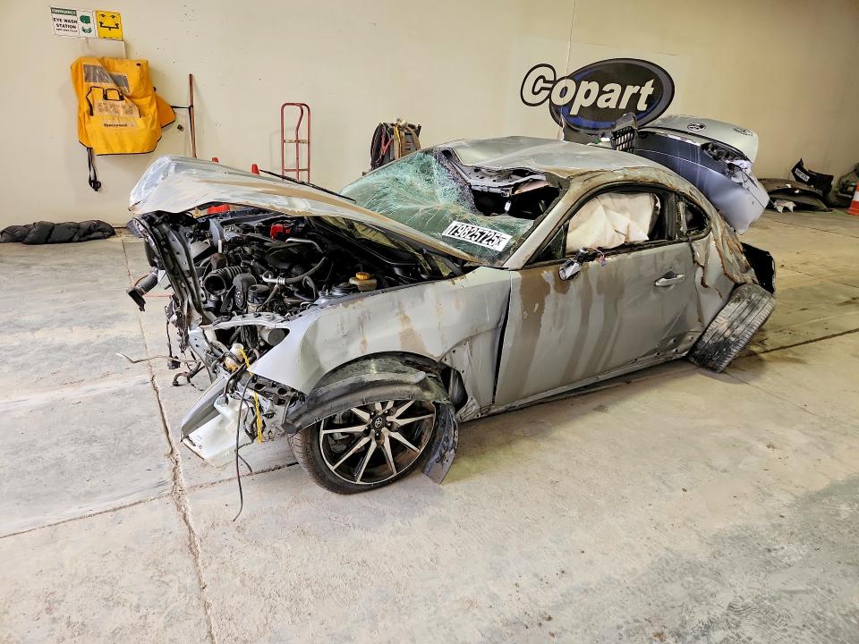 2022 Toyota Gr 86 VIN JF1ZNBC16N8753605 COPART salvage auction — ROLLOVER, Az - Cert Of Title- Non Repair, sold $2,650 on 2026-07-28 (photo 1)