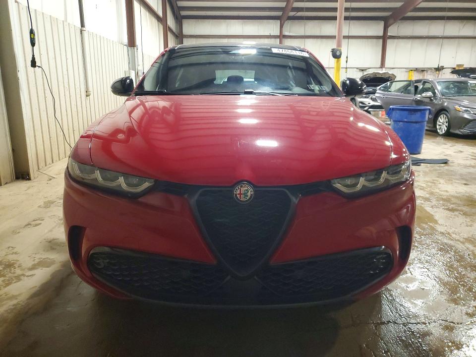 2025 Alfa romeo Tonale VIN ZASPATTW9S3086461 COPART salvage auction — REAR END, PA, sold $11,800 on 2026-07-21 (photo 5)