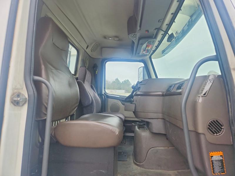 2017 Volvo Vnl VIN 4V4N39TG5HN988082 COPART salvage auction — NORMAL WEAR, In - Certificate Of Title, sold $5,500 on 2026-08-03 (photo 5)