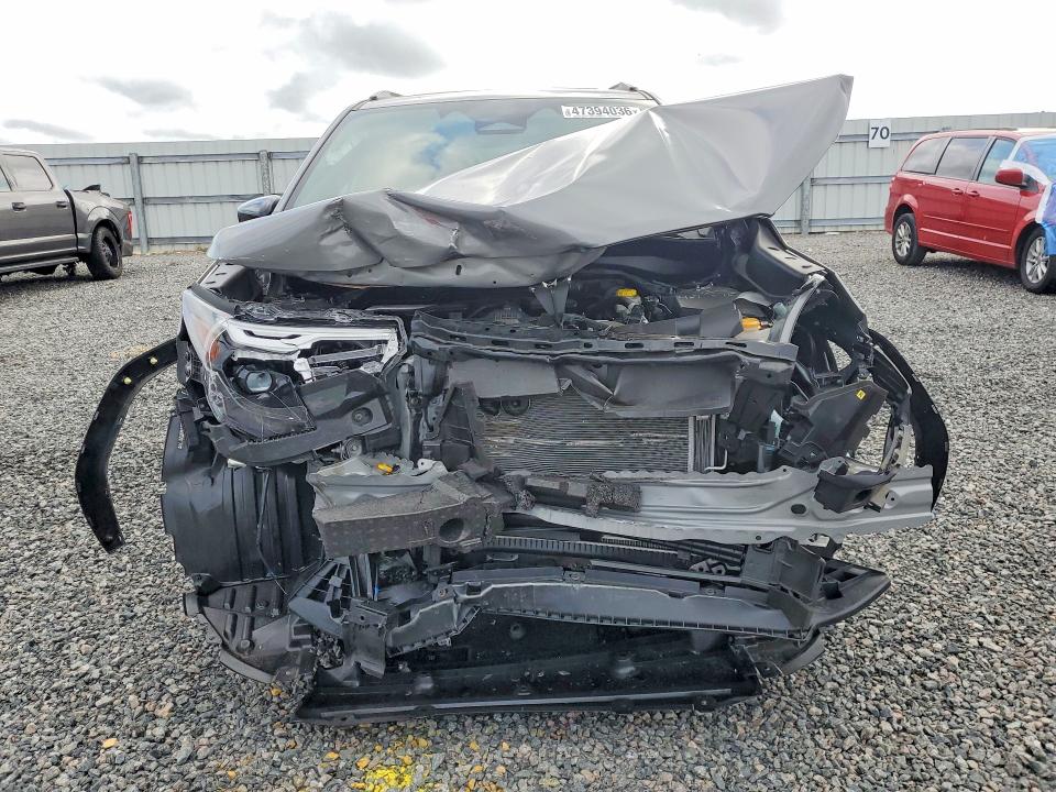 2025 Subaru Forester VIN JF2SLDHC6SH541128 COPART salvage auction — FRONT END, Fl - Cert Of Title Slvg Rebuildable, sold $1,400 on 2026-07-28 (photo 5)