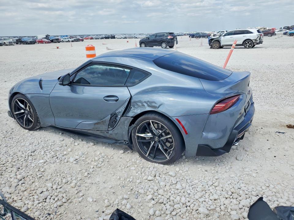 2022 Toyota Supra VIN WZ1DB0C0XNW050675 COPART salvage auction — SIDE, Tx - Salvage Vehicle Title, sold $20,100 on 2026-07-02 (photo 2)
