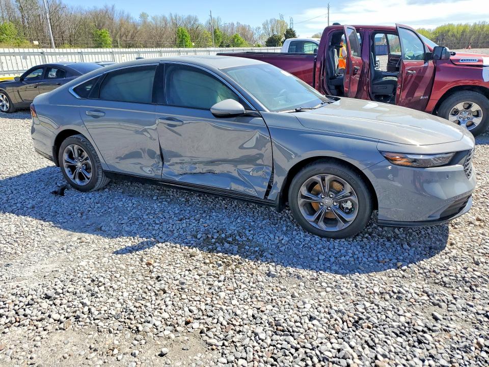 2025 Honda Accord VIN 1HGCY2F66SA057783 COPART salvage auction — SIDE, Tn - Salvage Certificate, sold $16,400 on 2026-07-30 (photo 4)