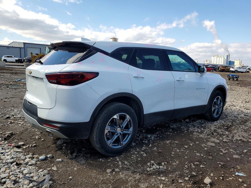 2024 Chevrolet Blazer VIN 3GNKBCR48RS205556 COPART salvage auction — HAIL, Il - Salvage Certificate, sold $11,900 on 2026-08-17 (photo 3)