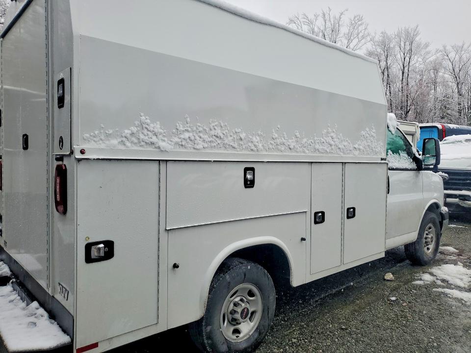 2024 Gmc Savana VIN 7GZ07RF76RN009955 COPART salvage auction — ROLLOVER, Md - Cert Of Salvage > 75% Damage, sold $8,700 on 2026-07-22 (photo 3)