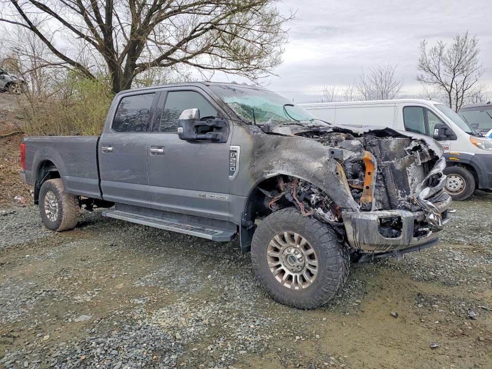 2022 Ford F-250 super duty VIN 1FT7W2BT1NEC73099 COPART salvage auction — ENGINE BURN, Md - Cert Of Salvage > 75% Damage, sold $5,100 on 2026-07-02 (photo 4)