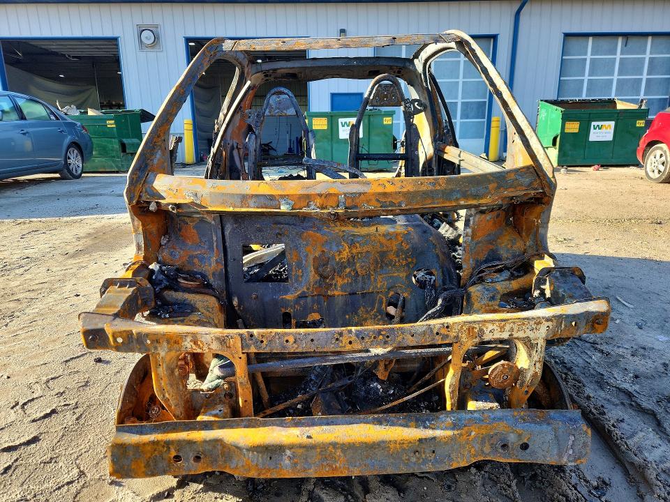 2009 Smart Fortwo VIN WMEEJ31XX9K281128 COPART salvage auction — BURN, NH - CERT OF TITLE-SALVAGE, sold $90 on 2026-08-04 (photo 5)